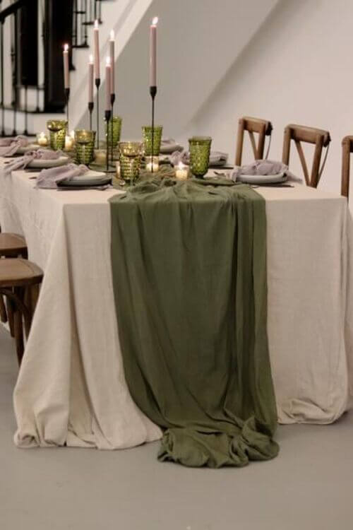 olive green table decor