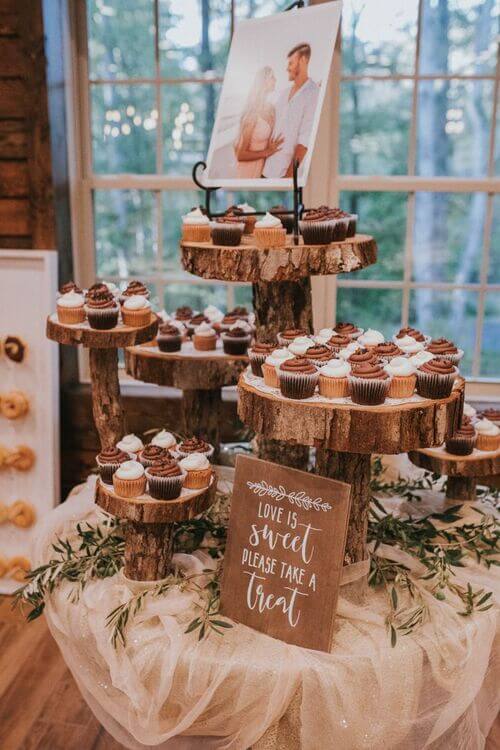 cupcake tower for wedding