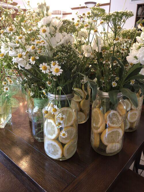 Centerpieces with mason jars for wedding
