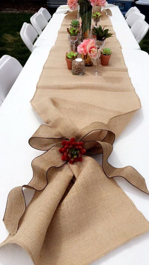 cute table runner idea