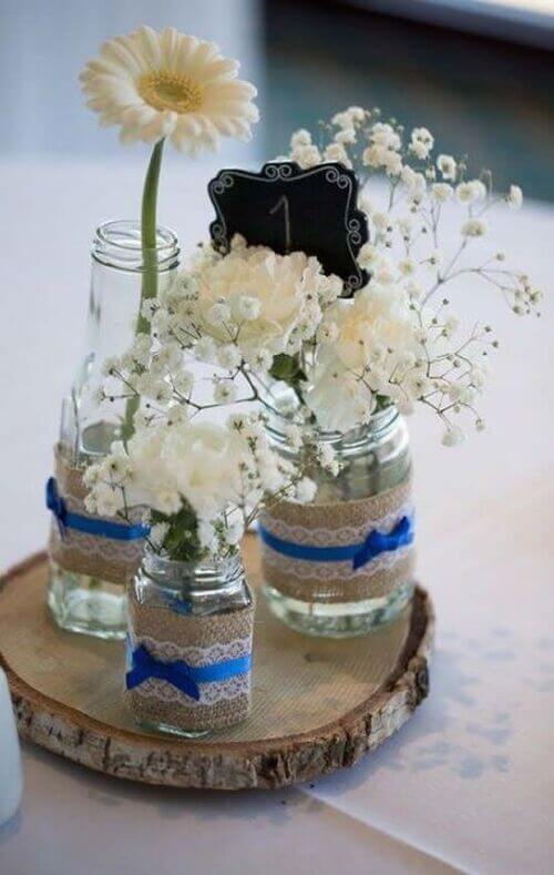 wedding centerpieces with mason jars and burlap