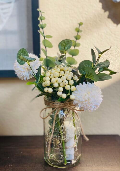 simple and elegant mason jar wedding centerpiece