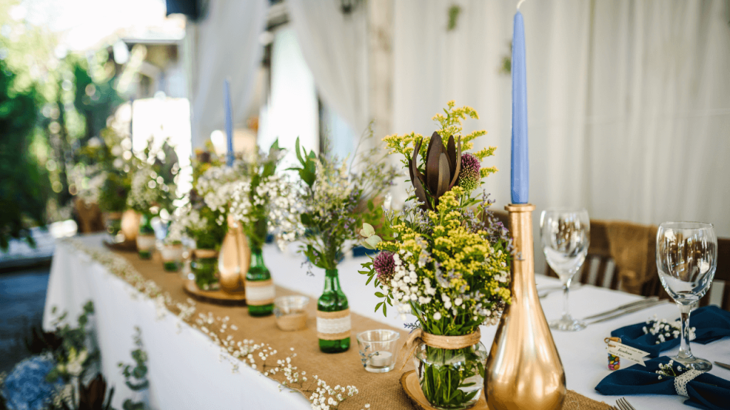 tablescape ideas for tiny wedding