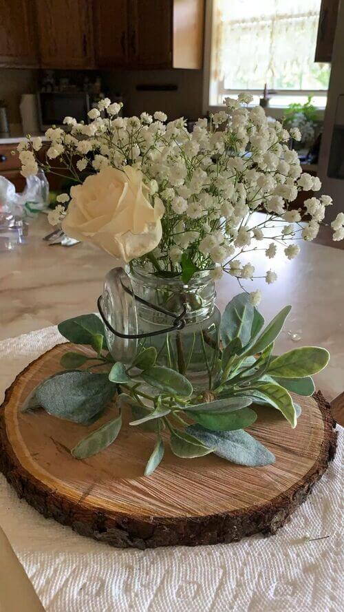 simple rustic chic centerpiece