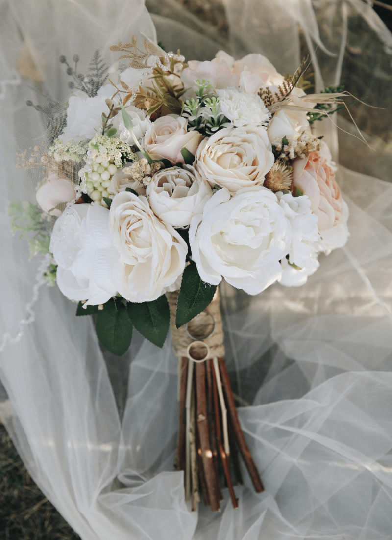 Bouquets and Budgets: 7 Ideas For Wedding Flowers On A Budget