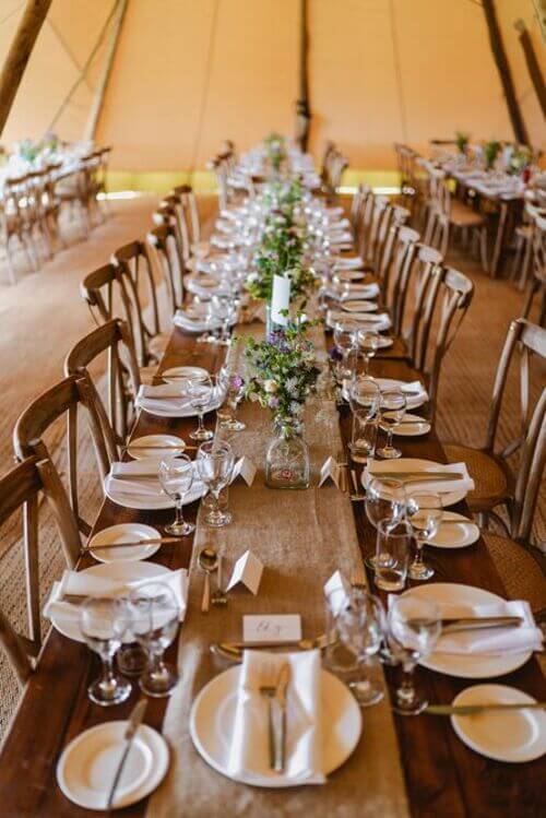 barn table wedding decor
