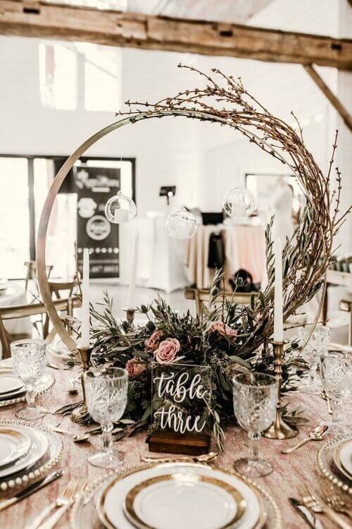 rustic hoop centerpiece ideas for wedding