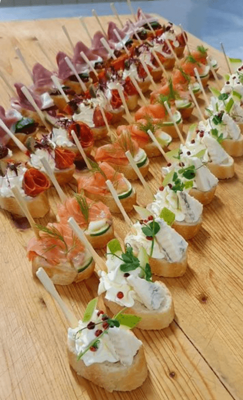 21 Easy Delicious Finger Foods For Weddings Everyone Loves