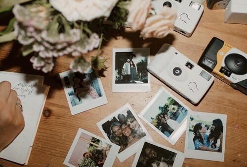 Polaroids of guests wedding display photos