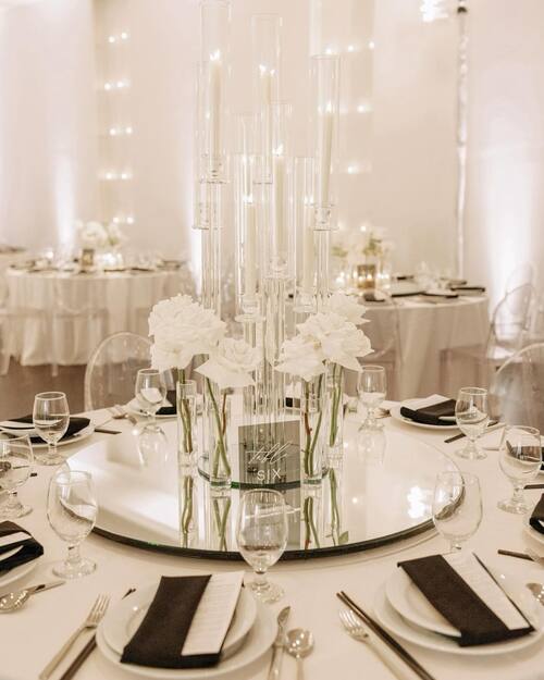 elegant round table wedding decor