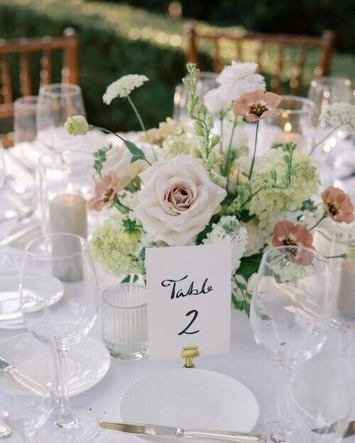 elegant wedding centerpieces round table