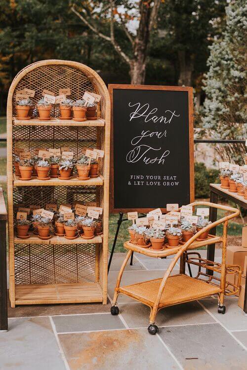 seating chart with wedding favor