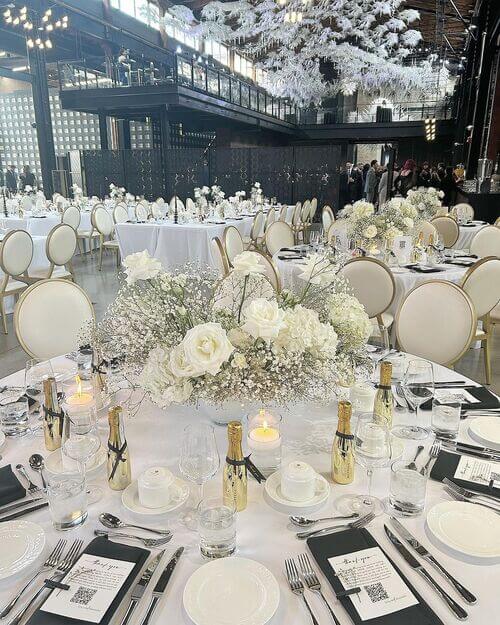 white romantic centerpiece round table