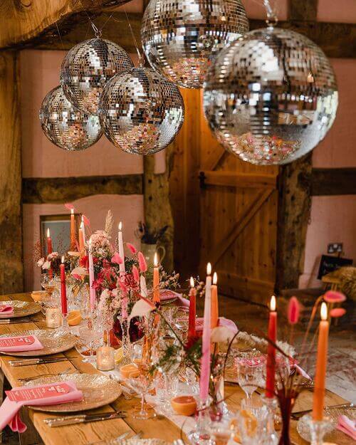 Colorful candles wedding table decor