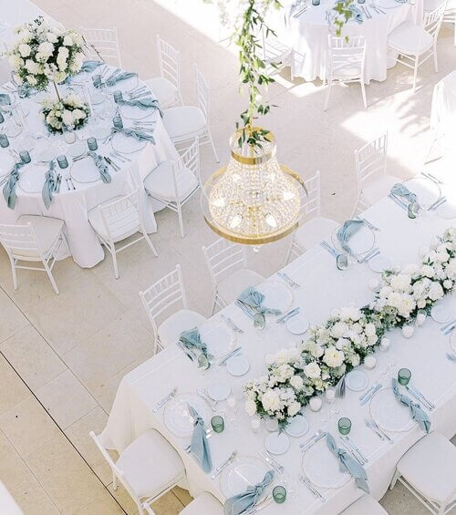 White and baby blue wedding table decor