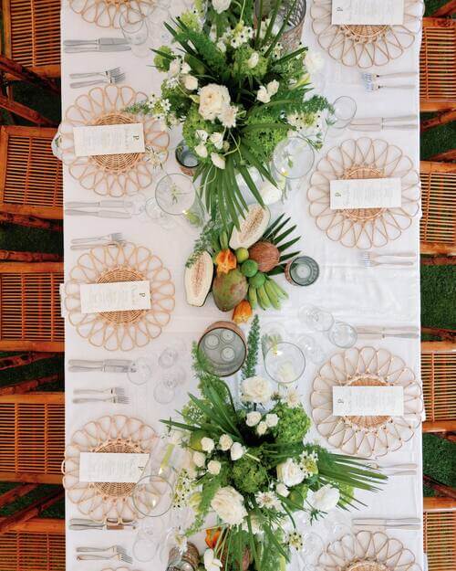 Tropical wedding table decor