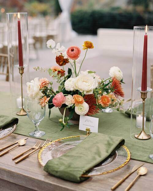 Fall wedding table scape idea flower arrangement