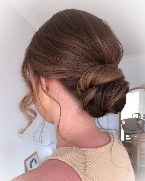 Chic romantic wedding hairstyle