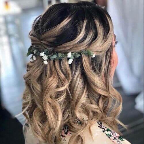 Short romantic wedding hairstyle