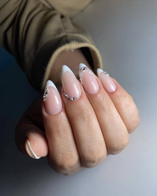 Bridal nails with diamante 