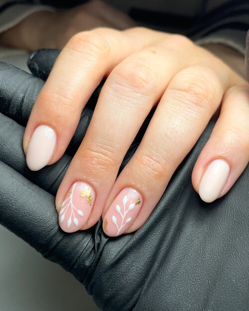 Bridal nails white and floral design